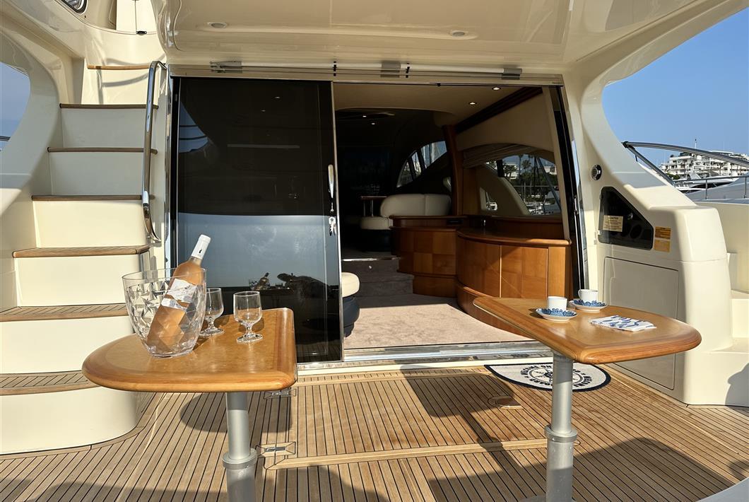 Azimut 62